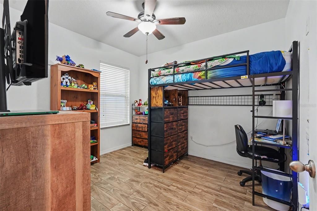 For Sale: $315,000 (3 beds, 2 baths, 1529 Square Feet)