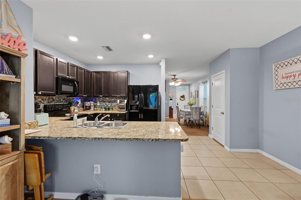 For Sale: $315,000 (3 beds, 2 baths, 1529 Square Feet)