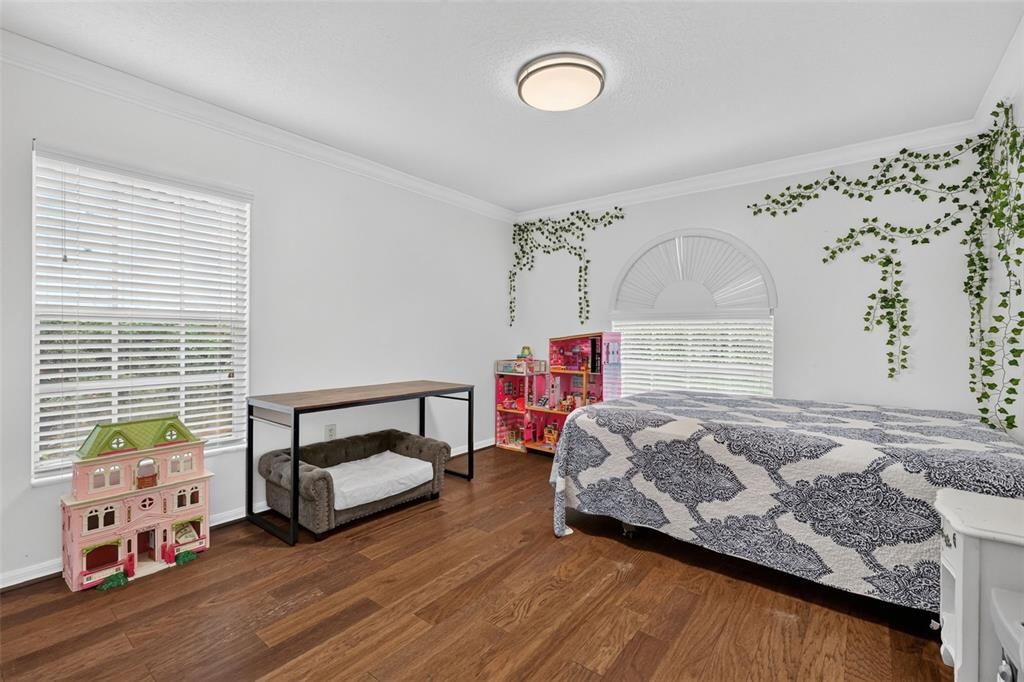 For Sale: $335,000 (3 beds, 2 baths, 1864 Square Feet)
