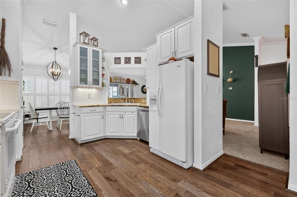 For Sale: $335,000 (3 beds, 2 baths, 1864 Square Feet)
