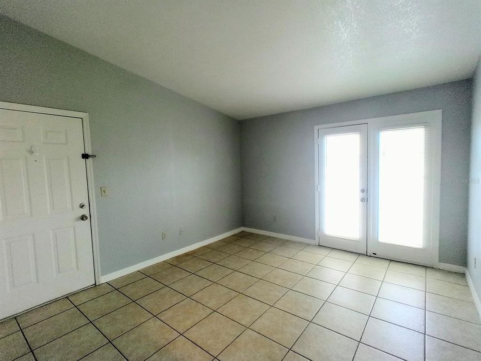 For Rent: $1,250 (1 beds, 1 baths, 583 Square Feet)