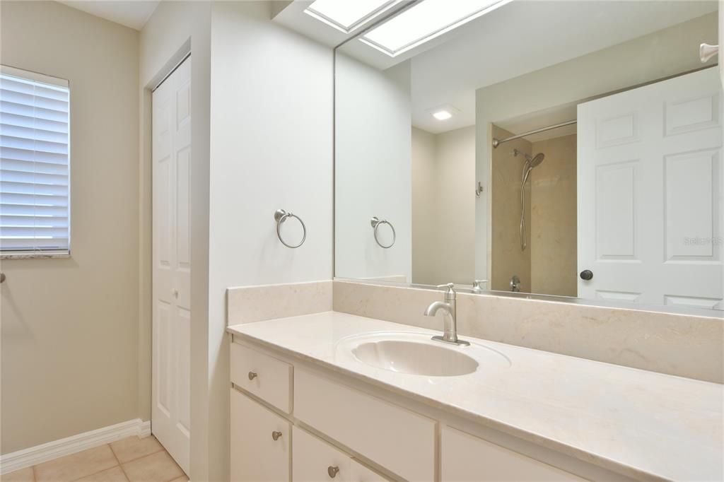 For Rent: $2,500 (3 beds, 2 baths, 2318 Square Feet)