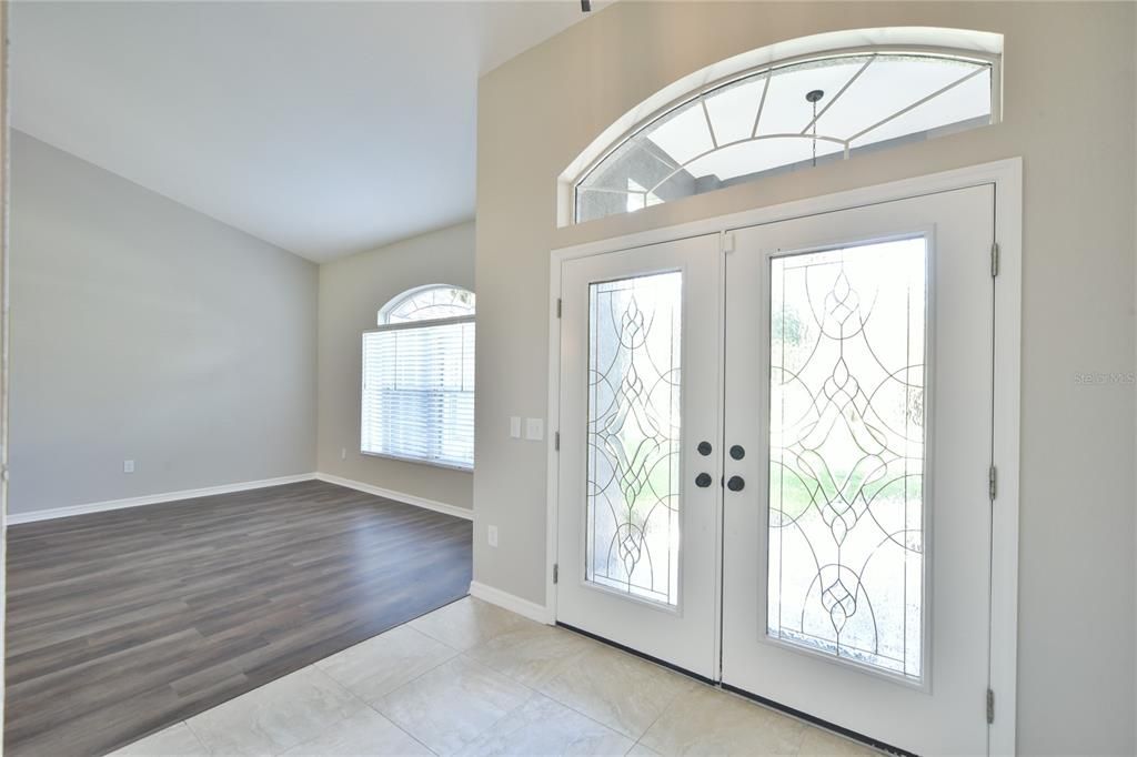 For Rent: $2,500 (3 beds, 2 baths, 2318 Square Feet)