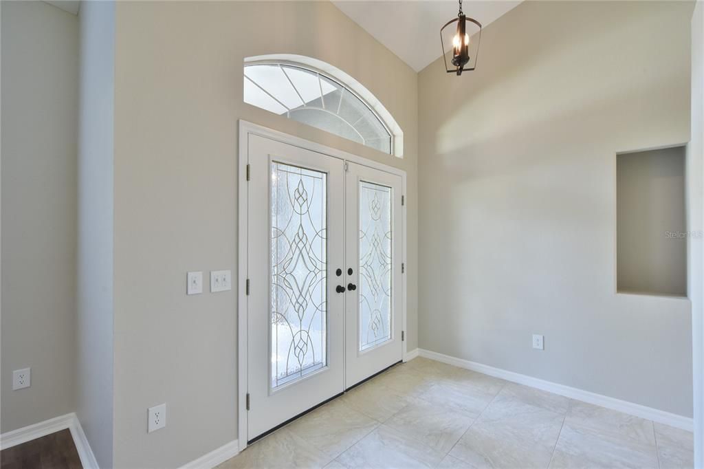 For Rent: $2,500 (3 beds, 2 baths, 2318 Square Feet)