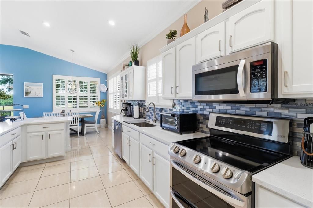 На продажу: $395,000 (3 спален, 2 ванн, 1728 Квадратных фут)