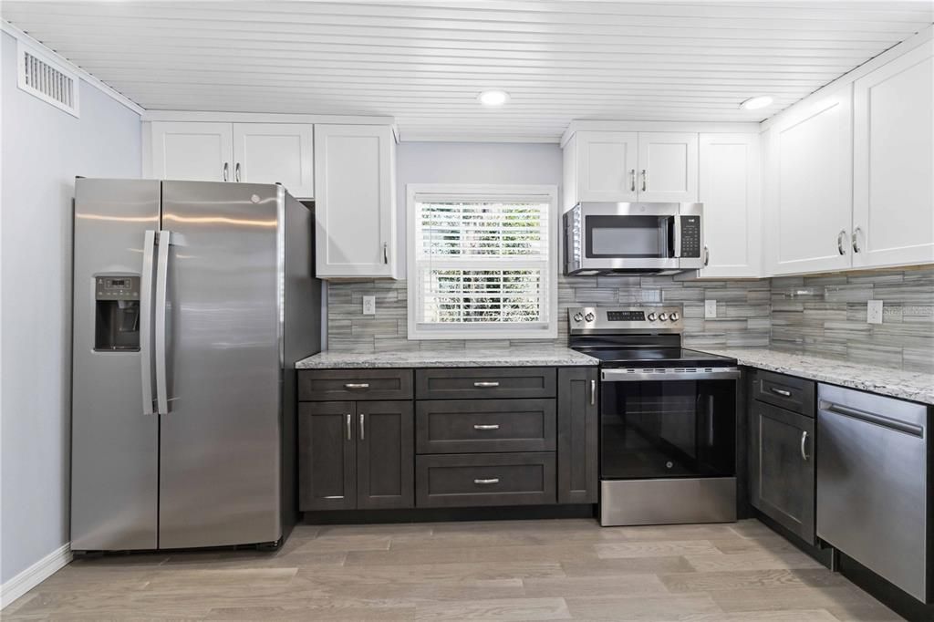 For Rent: $2,500 (1 beds, 1 baths, 678 Square Feet)