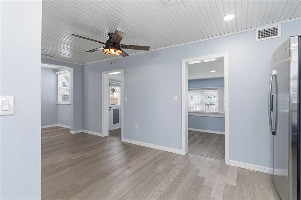 For Rent: $2,500 (1 beds, 1 baths, 678 Square Feet)