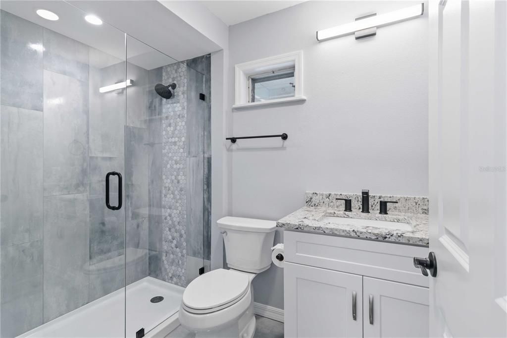 For Rent: $2,500 (1 beds, 1 baths, 678 Square Feet)
