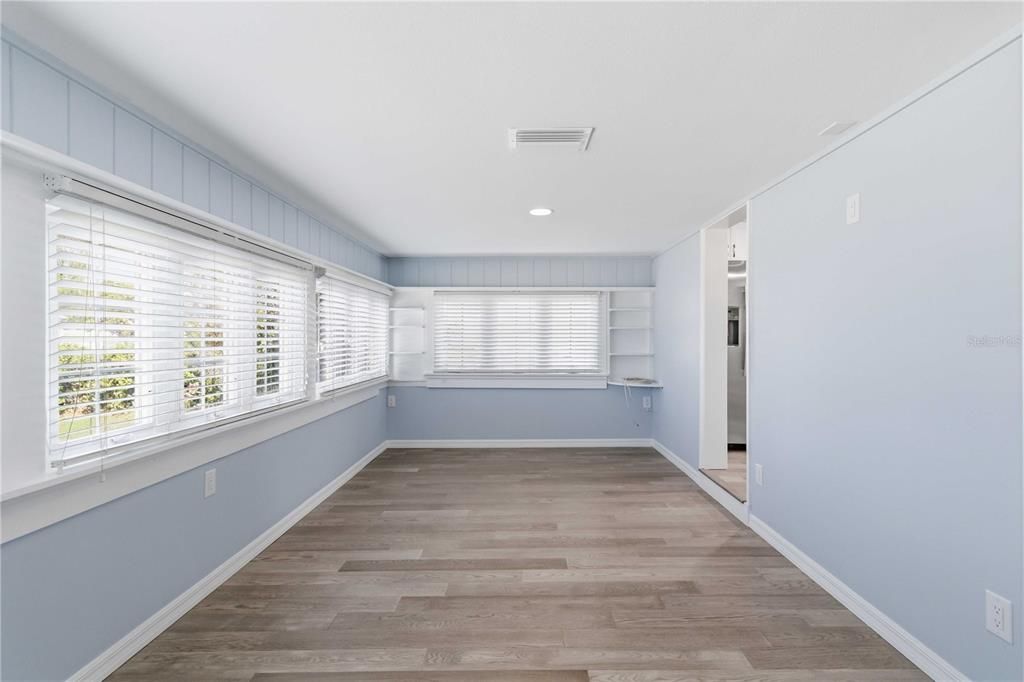 For Rent: $2,500 (1 beds, 1 baths, 678 Square Feet)