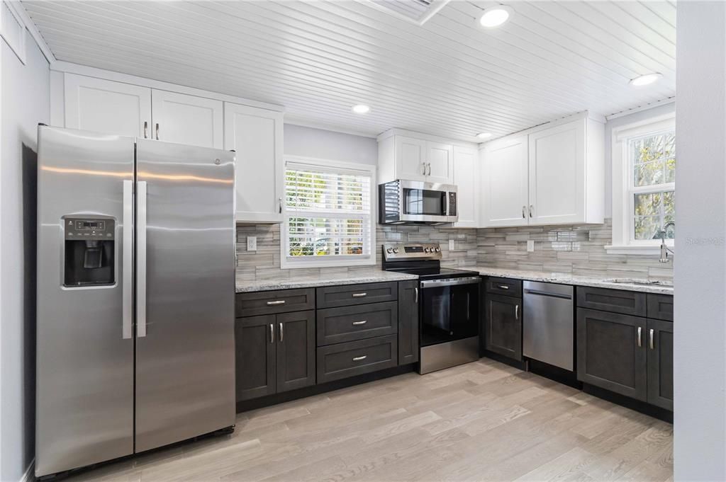 For Rent: $2,500 (1 beds, 1 baths, 678 Square Feet)