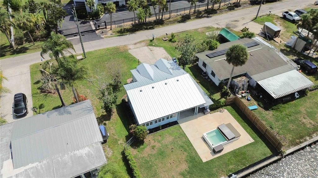 For Rent: $2,500 (1 beds, 1 baths, 678 Square Feet)