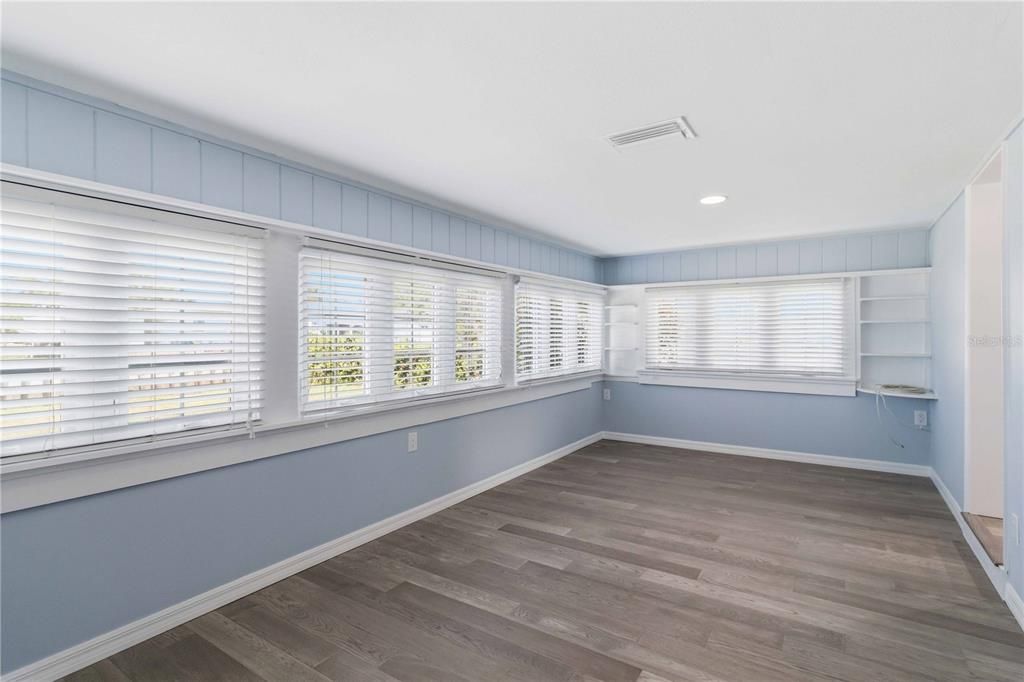 For Rent: $2,500 (1 beds, 1 baths, 678 Square Feet)