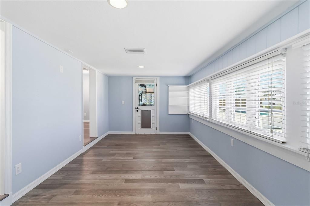 For Rent: $2,500 (1 beds, 1 baths, 678 Square Feet)