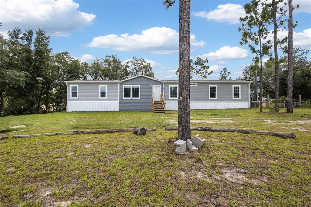 For Sale: $229,900 (5 beds, 3 baths, 2052 Square Feet)