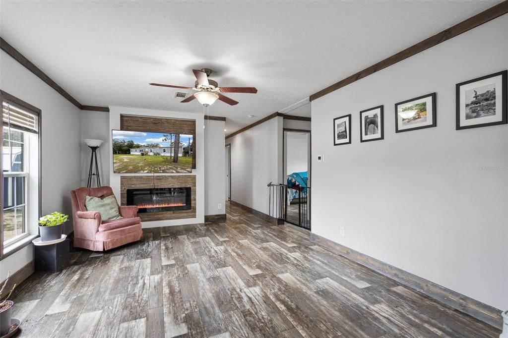 For Sale: $229,900 (5 beds, 3 baths, 2052 Square Feet)