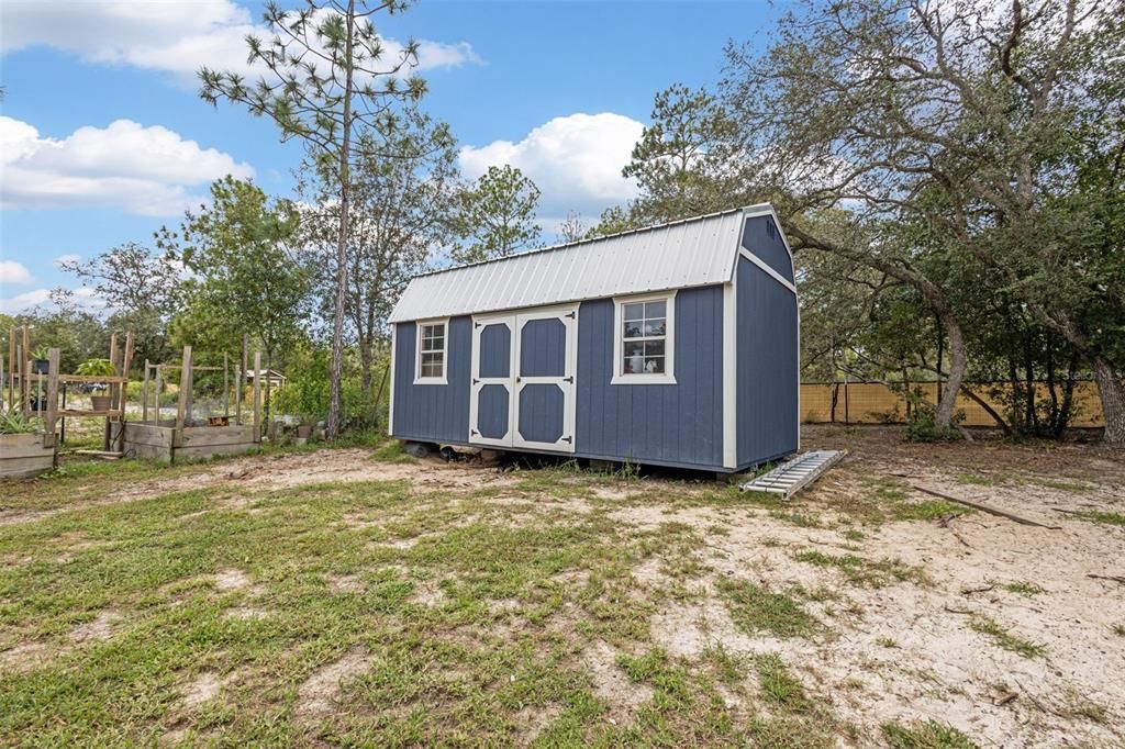 For Sale: $229,900 (5 beds, 3 baths, 2052 Square Feet)