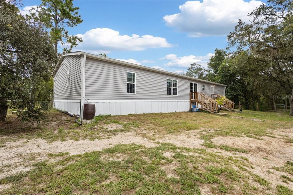 For Sale: $229,900 (5 beds, 3 baths, 2052 Square Feet)