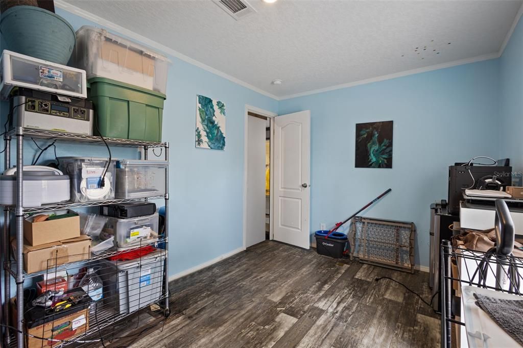 For Sale: $229,900 (5 beds, 3 baths, 2052 Square Feet)