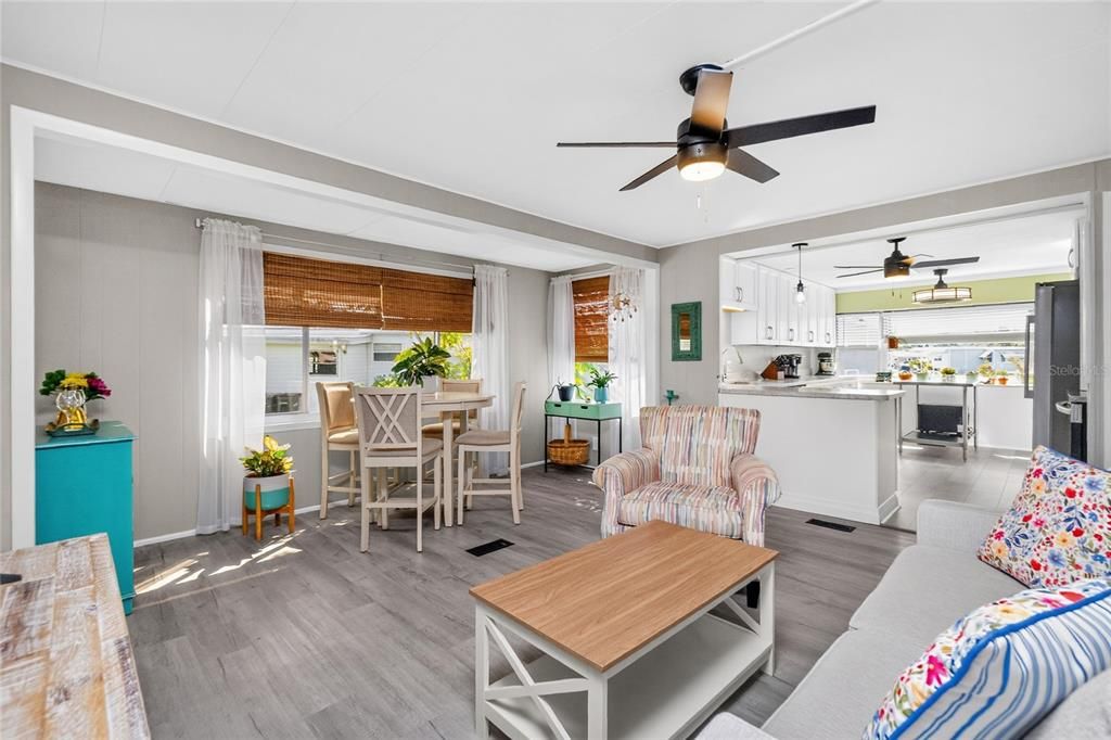 For Sale: $119,000 (2 beds, 2 baths, 720 Square Feet)