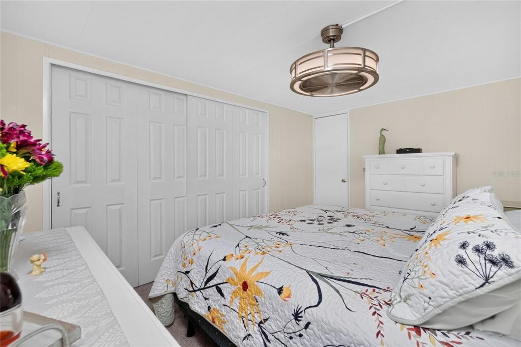 For Sale: $119,000 (2 beds, 2 baths, 720 Square Feet)