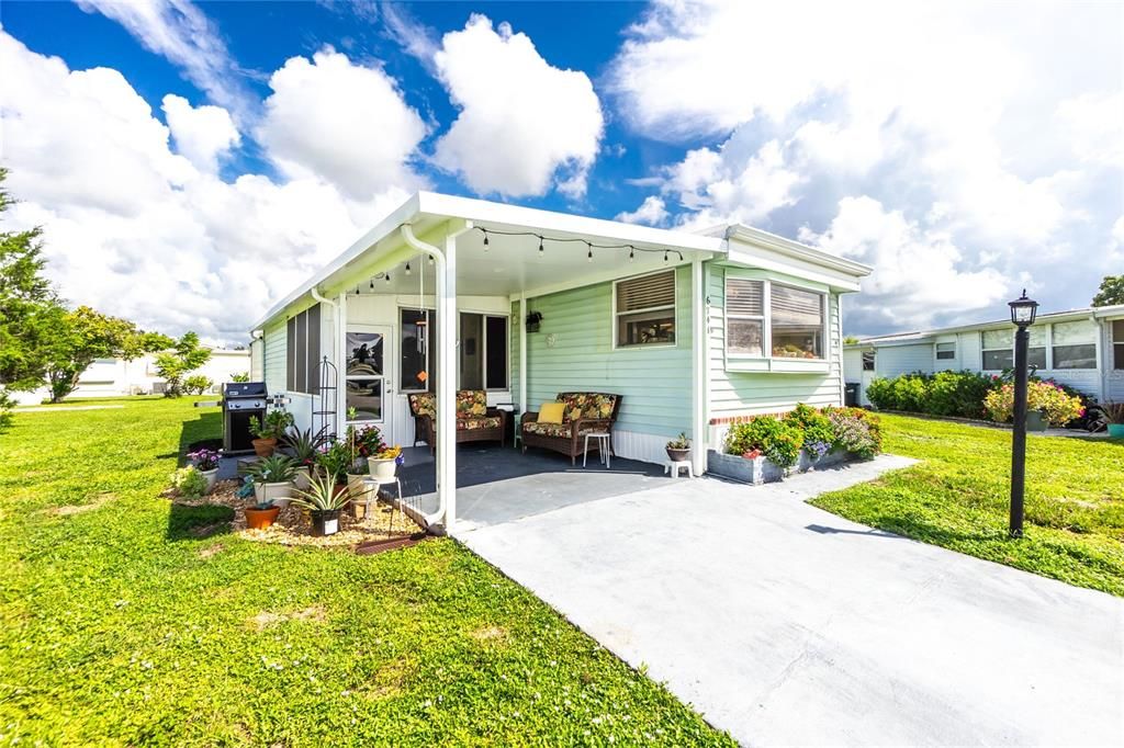 For Sale: $119,000 (2 beds, 2 baths, 720 Square Feet)