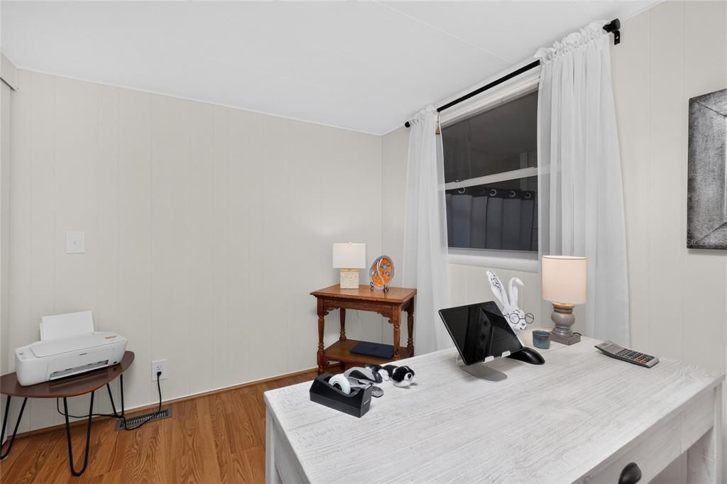 For Sale: $119,000 (2 beds, 2 baths, 720 Square Feet)