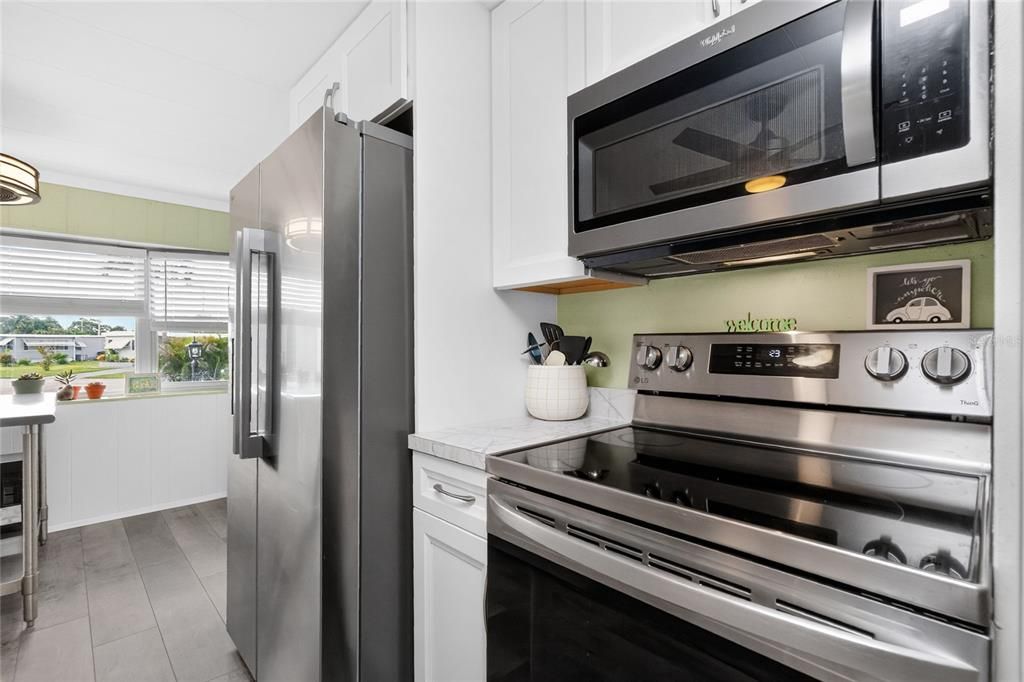For Sale: $119,000 (2 beds, 2 baths, 720 Square Feet)