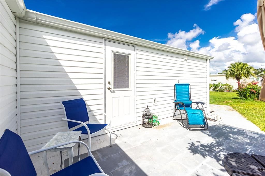 For Sale: $119,000 (2 beds, 2 baths, 720 Square Feet)