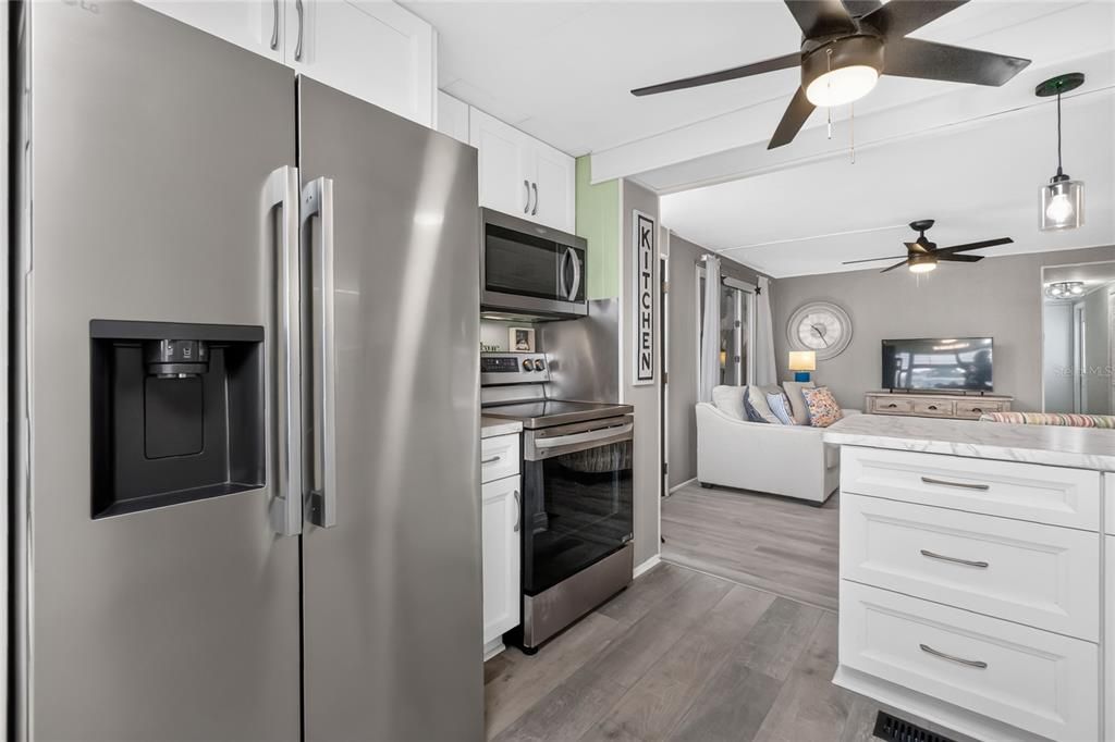 For Sale: $119,000 (2 beds, 2 baths, 720 Square Feet)