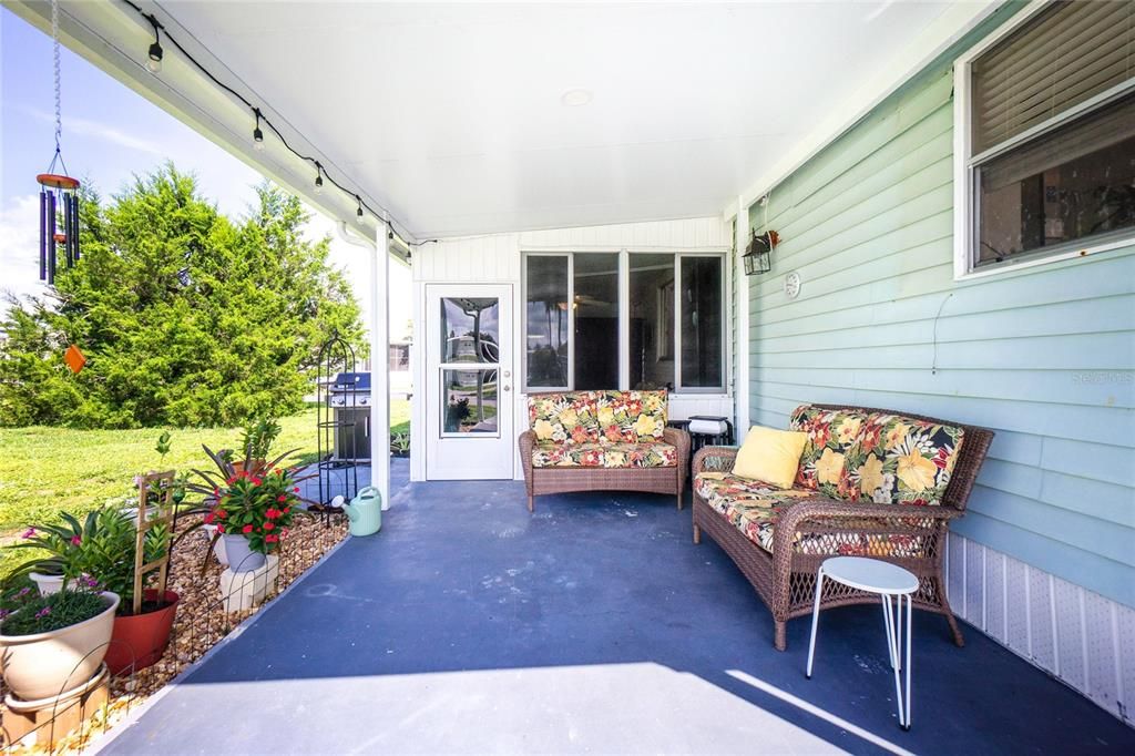 For Sale: $119,000 (2 beds, 2 baths, 720 Square Feet)