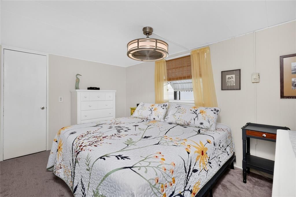 For Sale: $119,000 (2 beds, 2 baths, 720 Square Feet)