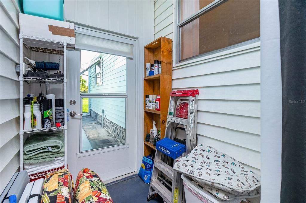 For Sale: $119,000 (2 beds, 2 baths, 720 Square Feet)