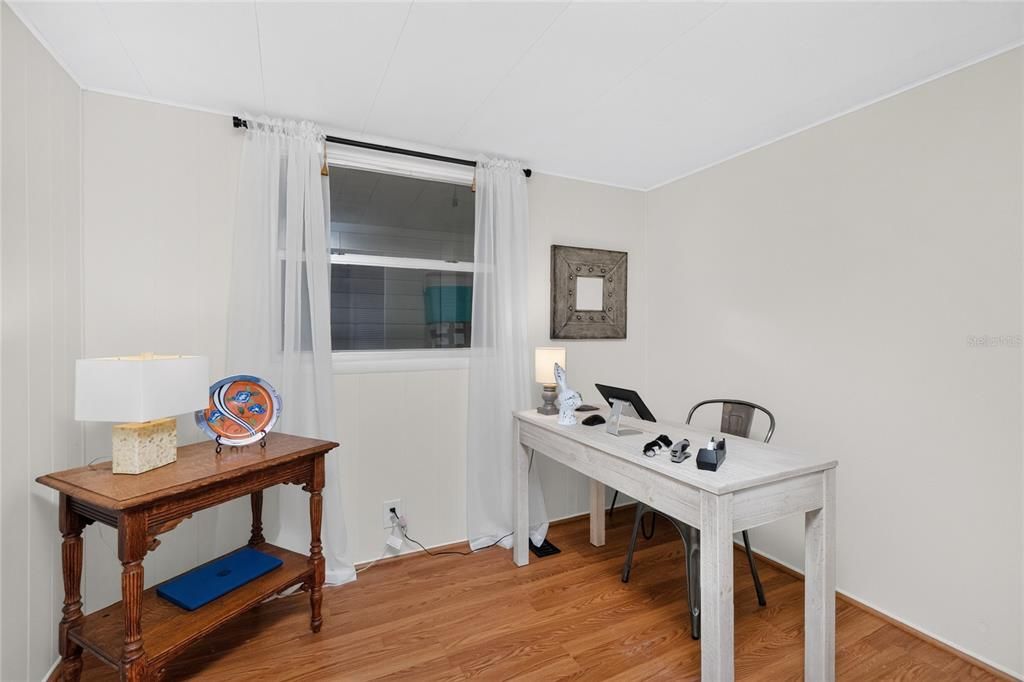 For Sale: $119,000 (2 beds, 2 baths, 720 Square Feet)