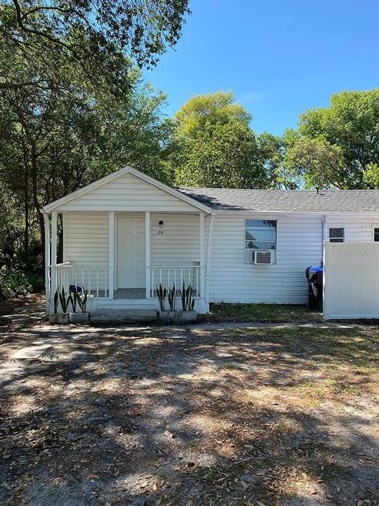 For Rent: $1,200 (1 beds, 1 baths, 650 Square Feet)