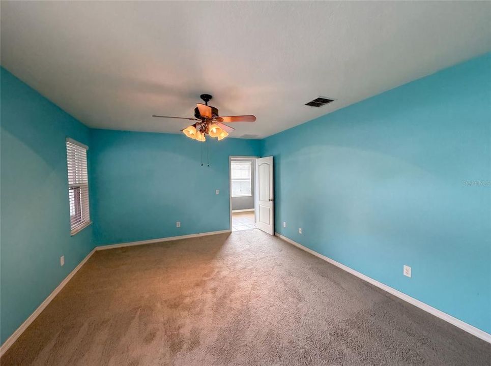 For Sale: $300,000 (3 beds, 2 baths, 1738 Square Feet)
