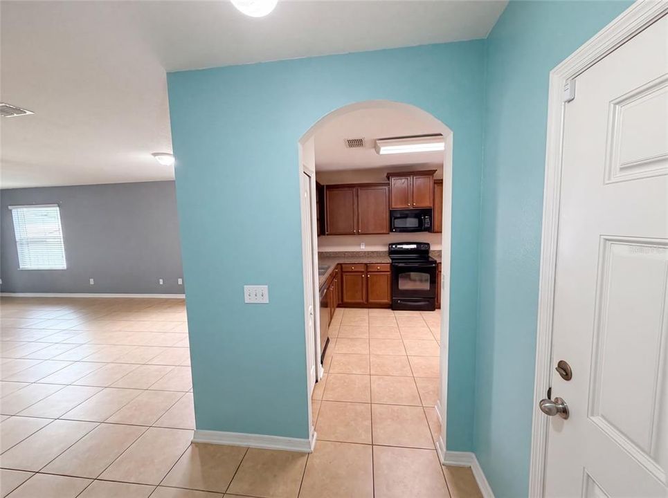 For Sale: $300,000 (3 beds, 2 baths, 1738 Square Feet)