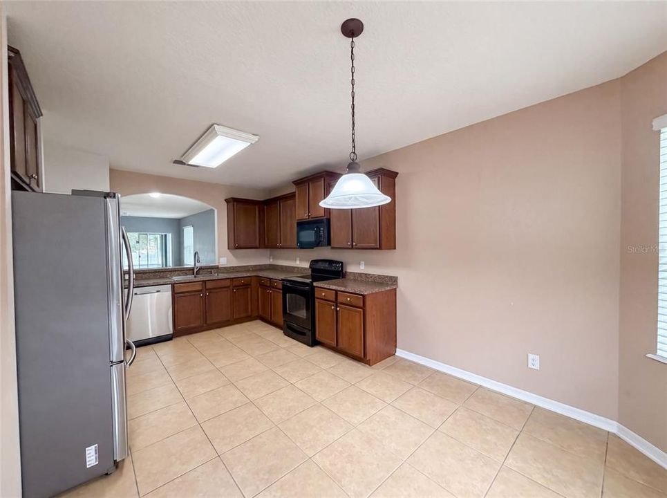 For Sale: $300,000 (3 beds, 2 baths, 1738 Square Feet)