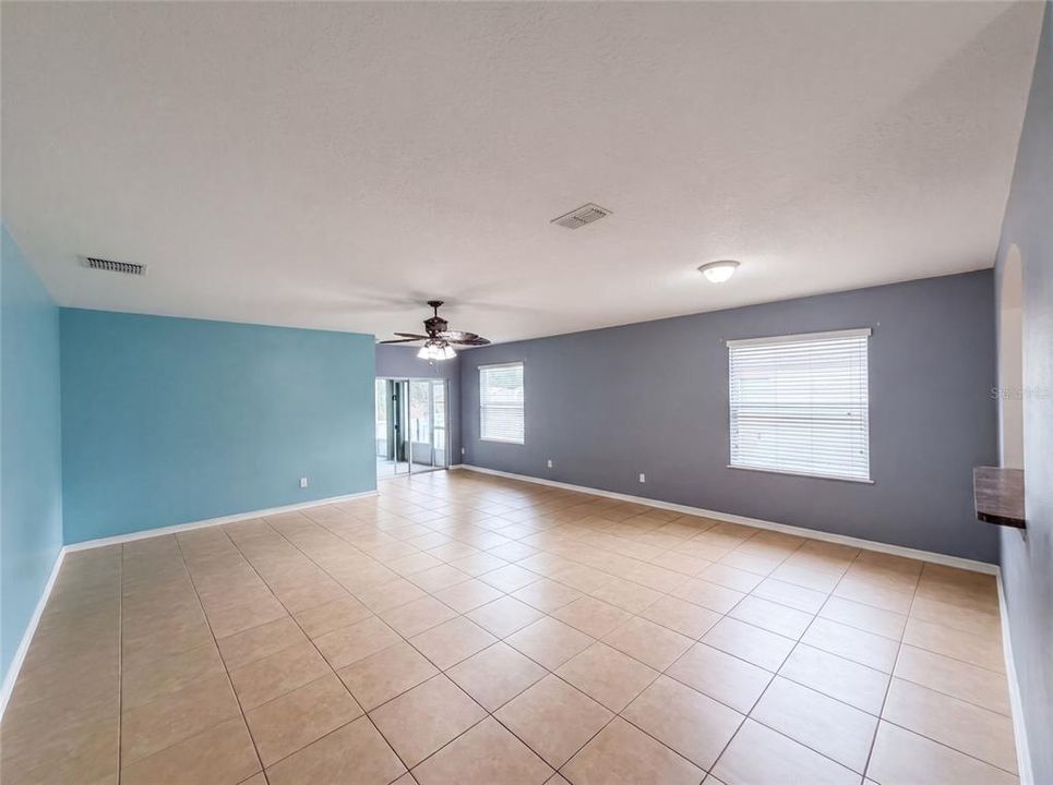 For Sale: $300,000 (3 beds, 2 baths, 1738 Square Feet)