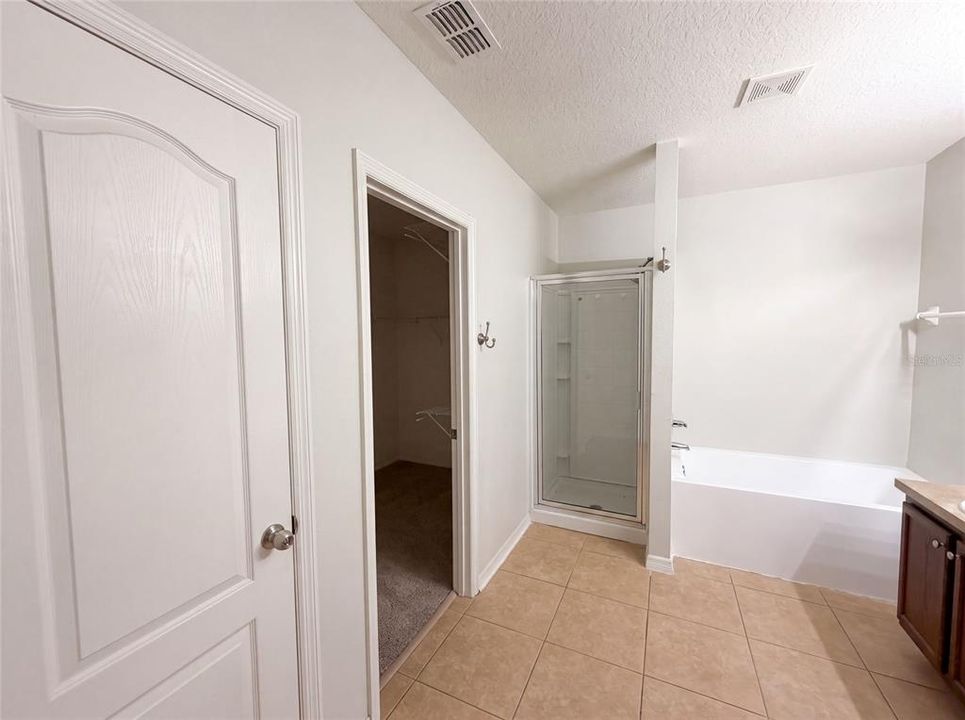 For Sale: $300,000 (3 beds, 2 baths, 1738 Square Feet)
