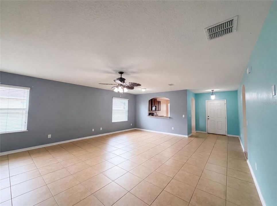 For Sale: $300,000 (3 beds, 2 baths, 1738 Square Feet)