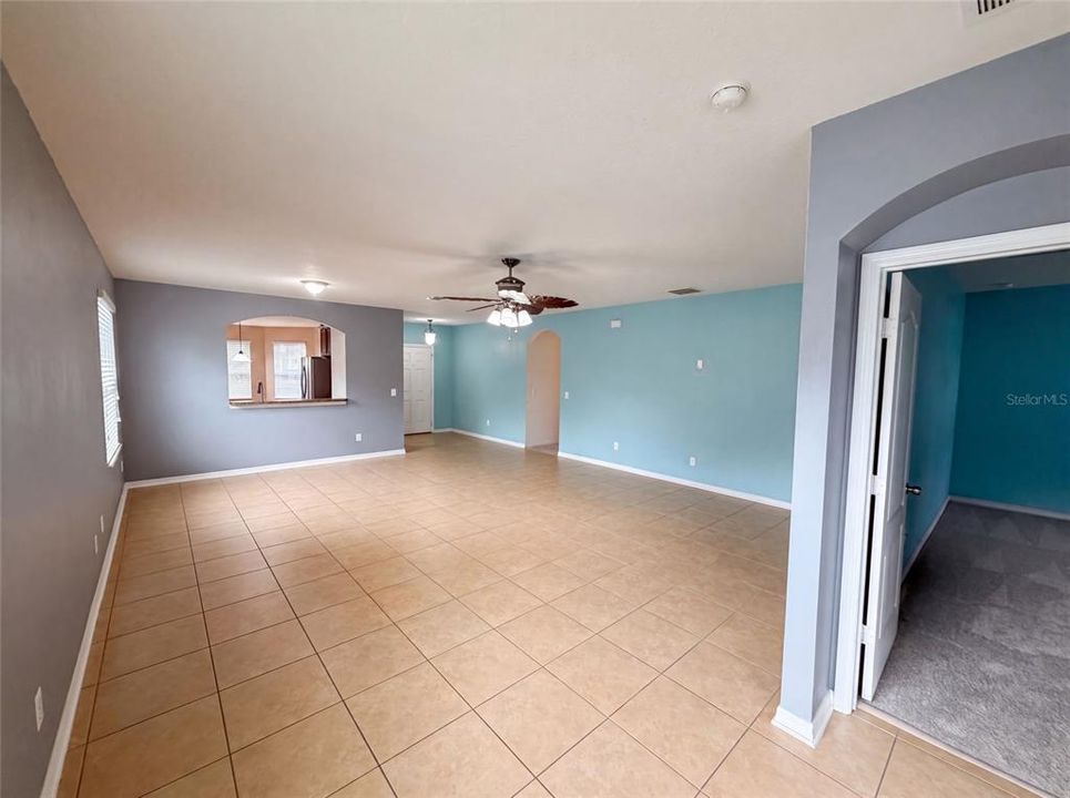 For Sale: $300,000 (3 beds, 2 baths, 1738 Square Feet)