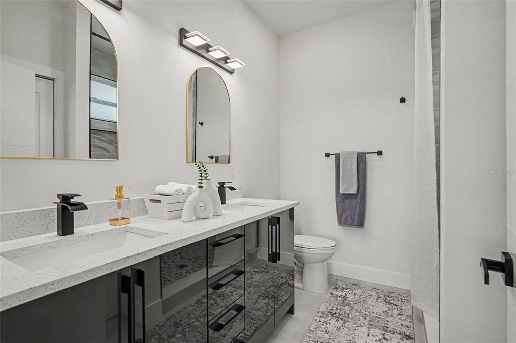 En Venta: $740,000 (6 camas, 0 baños, 2830 Pies cuadrados)
