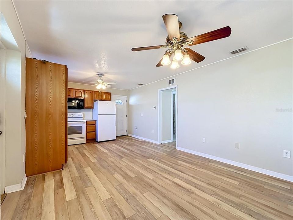 En Venta: $489,000 (5 camas, 3 baños, 2720 Pies cuadrados)