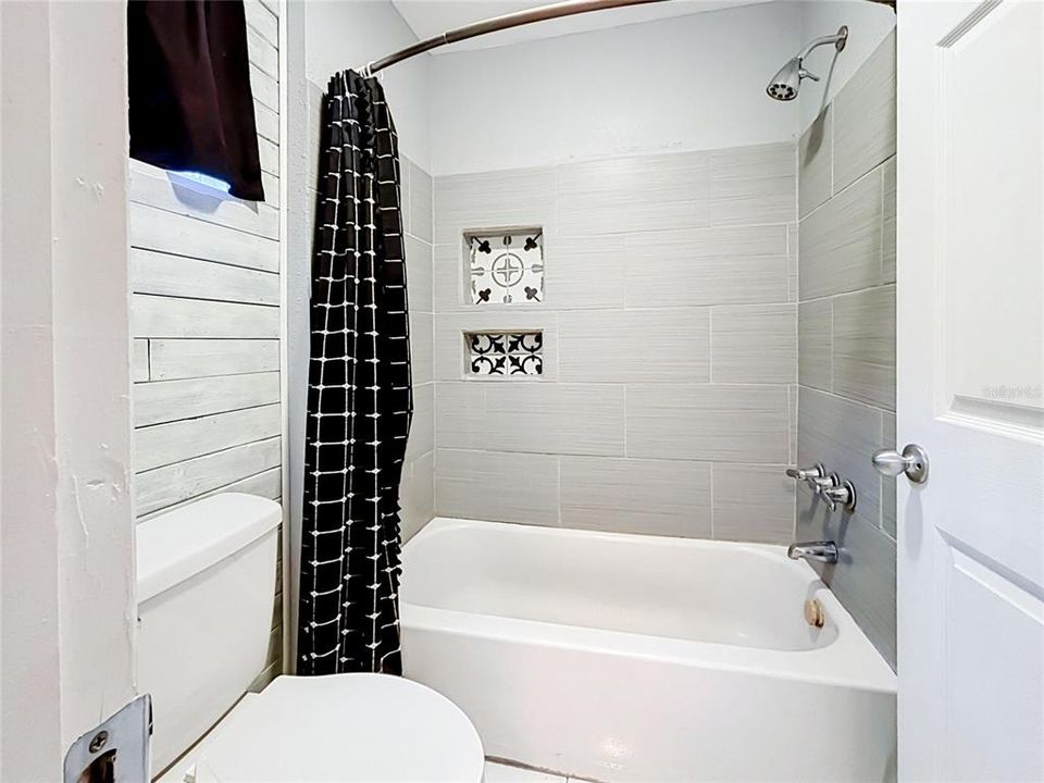 En Venta: $489,000 (5 camas, 3 baños, 2720 Pies cuadrados)