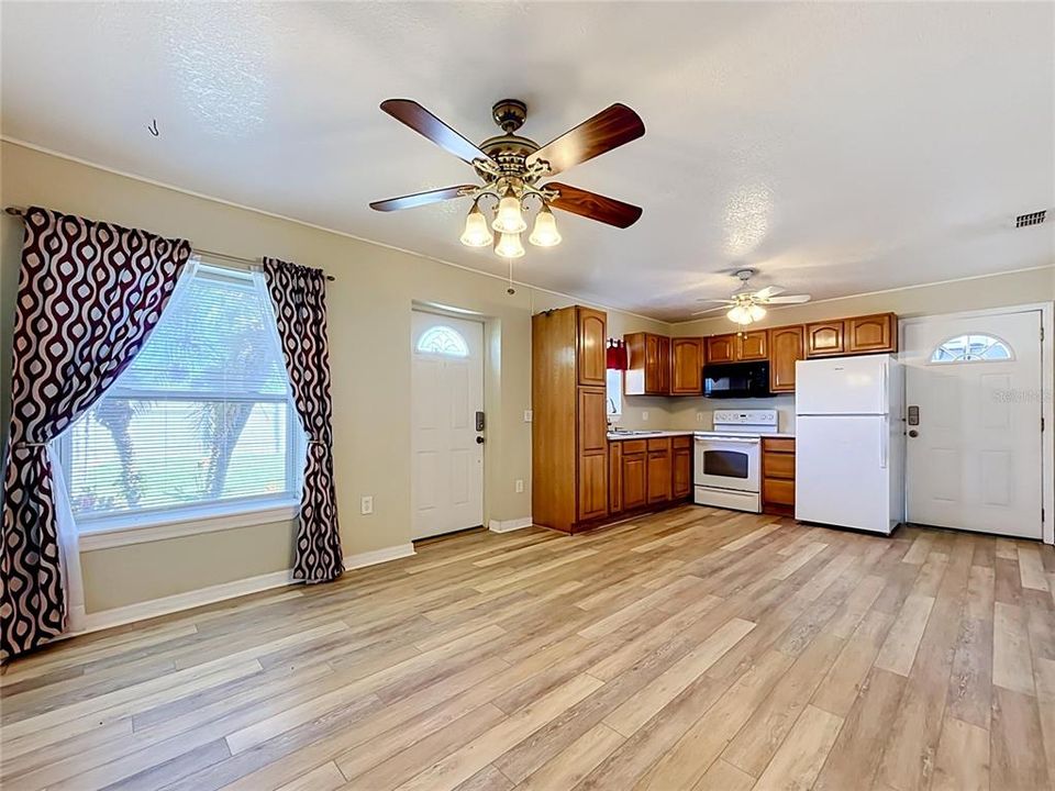 En Venta: $489,000 (5 camas, 3 baños, 2720 Pies cuadrados)