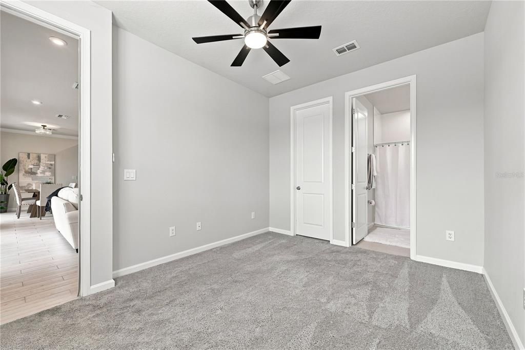 For Sale: $715,000 (5 beds, 3 baths, 2983 Square Feet)