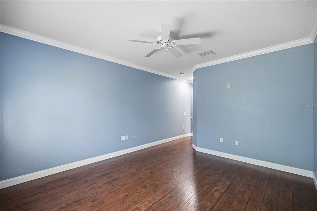 For Sale: $294,500 (2 beds, 2 baths, 2048 Square Feet)