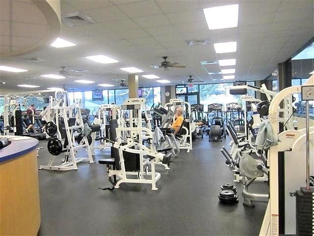 For Sale: $294,500 (2 beds, 2 baths, 2048 Square Feet)