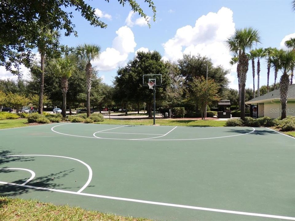 For Sale: $294,500 (2 beds, 2 baths, 2048 Square Feet)