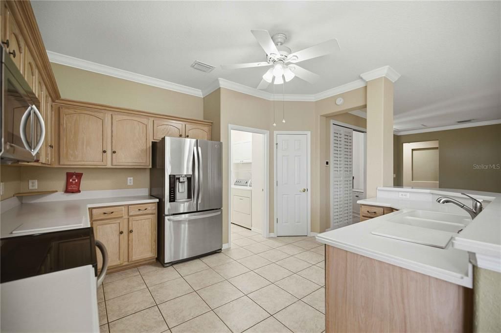 For Sale: $294,500 (2 beds, 2 baths, 2048 Square Feet)